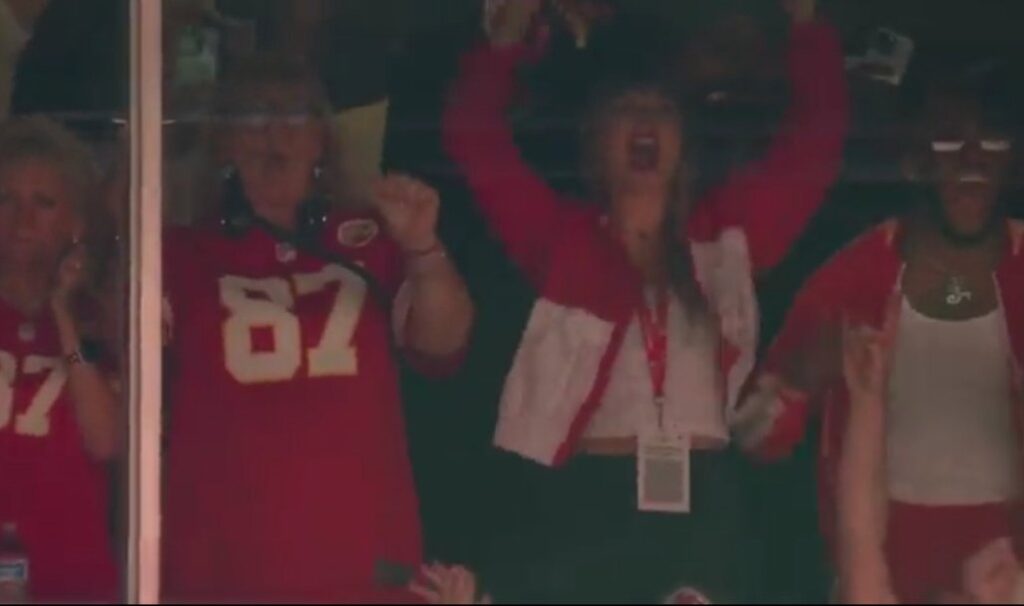 Taylor Swift with Travis Kelce's mother cheering for the Chiefs