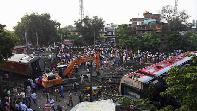 The 12506 Delhi-Kamakhya North East Express derailed in Buxar, Bihar