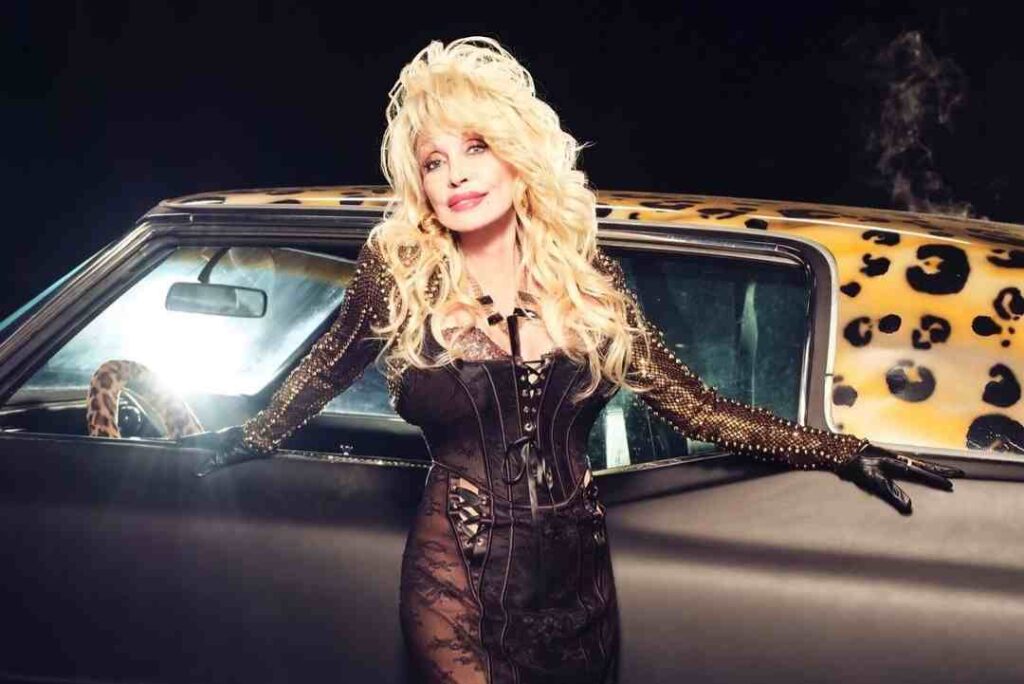 Dolly Parton opening her pirate-themed restaurant in Panama City Beach, Florida