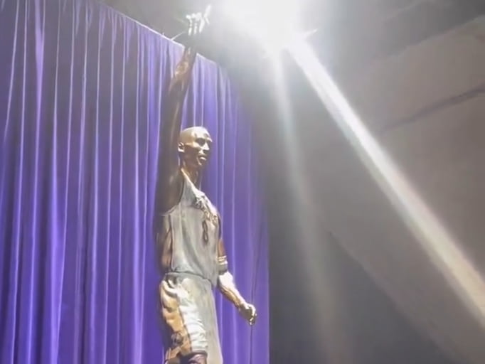 Kobe Bryant statue unveiled at Crypto.com Arena