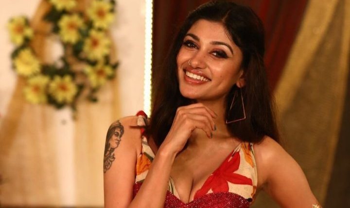 Oviya