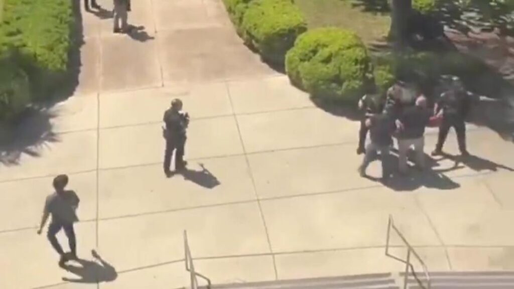 Tragedy at FSU: Two Killed, Six Injured in Campus Shooting 1 FSU Shooting