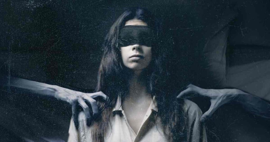 Don't Sleep (2017): Summary, Cast, and Where to Watch 1 Don't Sleep (2017)